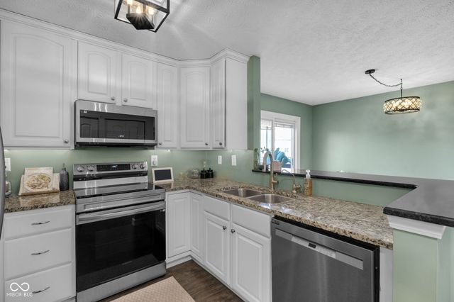 8902 Pine Tree Boulevard, Indianapolis, IN 46256