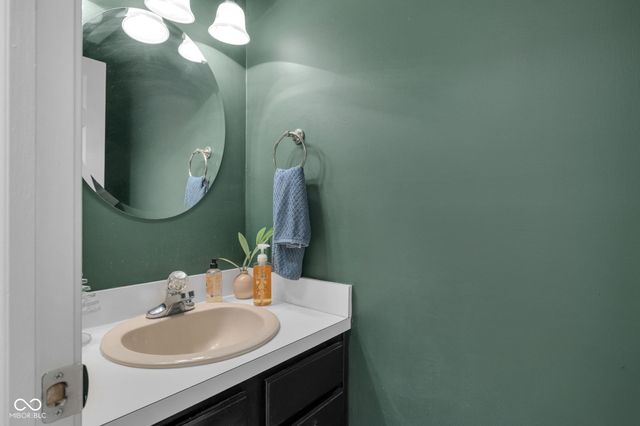 8902 Pine Tree Boulevard, Indianapolis, IN 46256