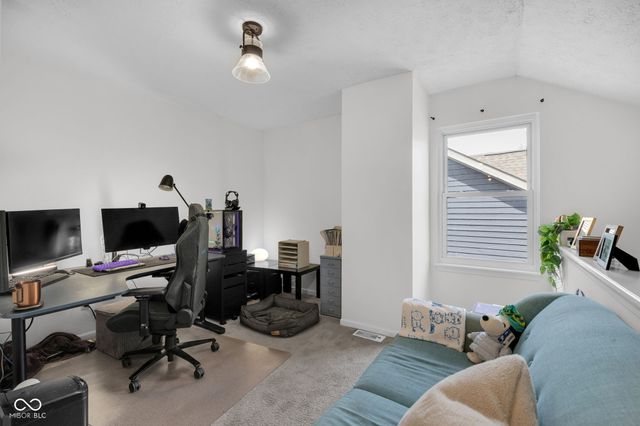 8902 Pine Tree Boulevard, Indianapolis, IN 46256