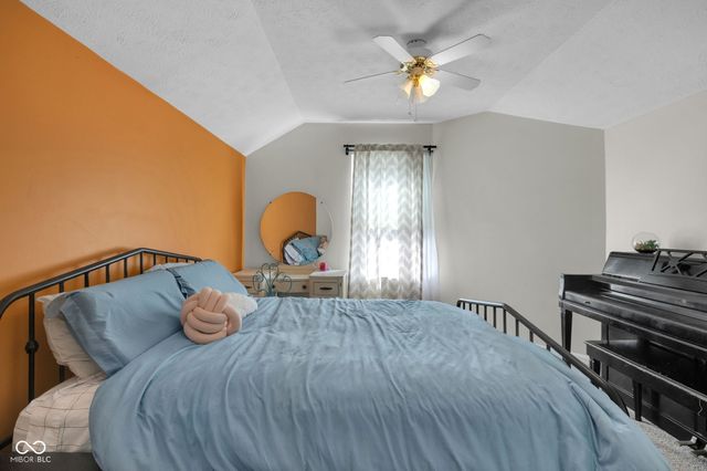 8902 Pine Tree Boulevard, Indianapolis, IN 46256