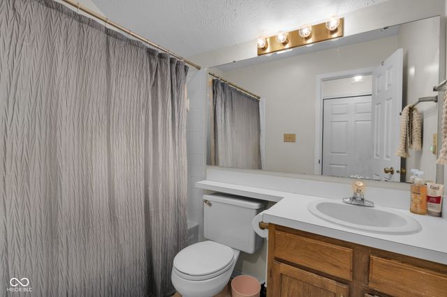 8902 Pine Tree Boulevard, Indianapolis, IN 46256