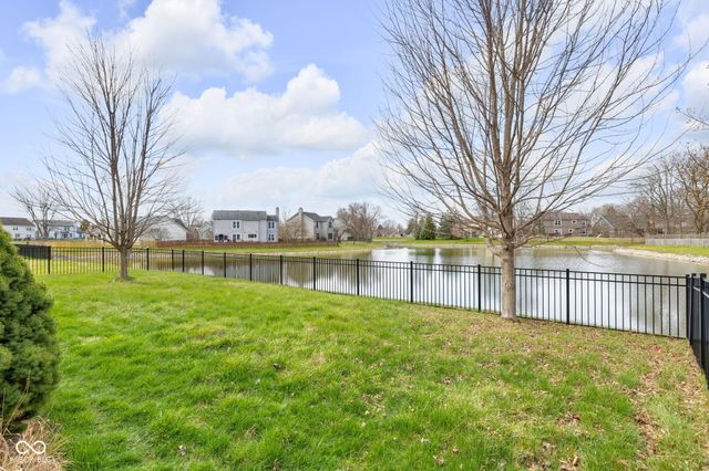 8902 Pine Tree Boulevard, Indianapolis, IN 46256