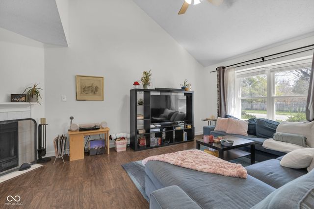 8902 Pine Tree Boulevard, Indianapolis, IN 46256