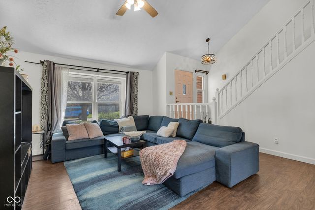 8902 Pine Tree Boulevard, Indianapolis, IN 46256