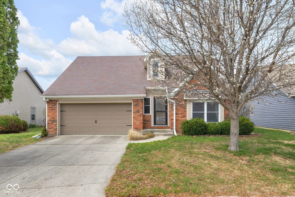 8902 Pine Tree Boulevard, Indianapolis, IN 46256