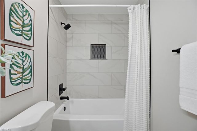 2129 Grey Fox LN, Virginia Beach, VA 23456