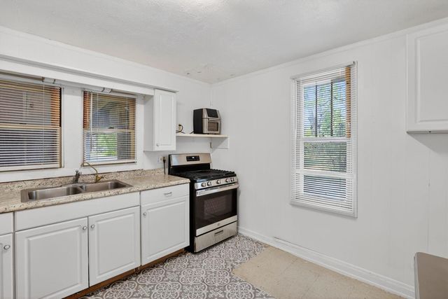 822 W Kennicott Street, Carbondale, IL 62901