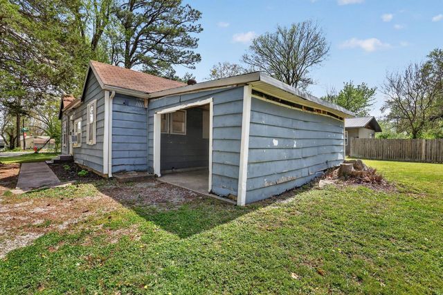 822 W Kennicott Street, Carbondale, IL 62901