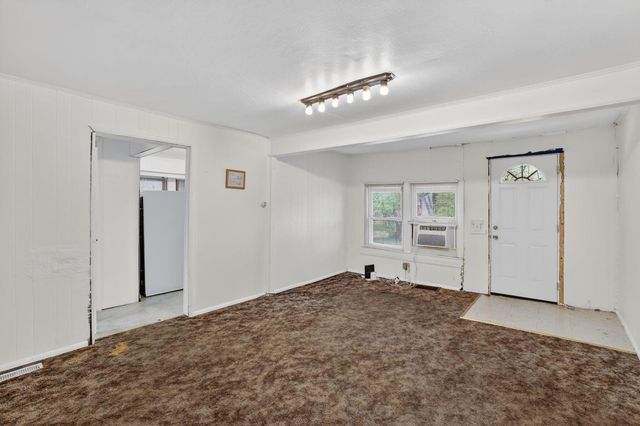 822 W Kennicott Street, Carbondale, IL 62901