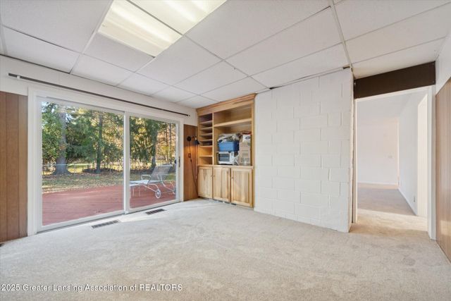 933 Bedford Road, East Lansing, MI 48823