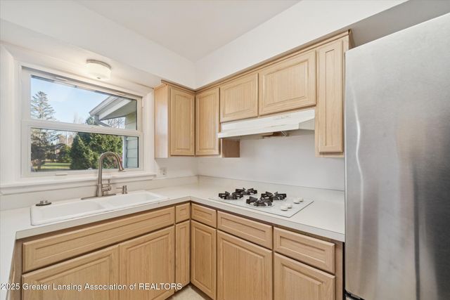 933 Bedford Road, East Lansing, MI 48823