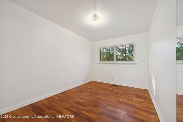 933 Bedford Road, East Lansing, MI 48823