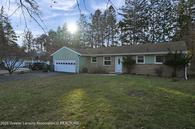 933 Bedford Road, East Lansing, MI 48823