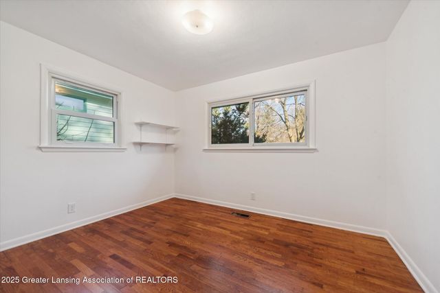 933 Bedford Road, East Lansing, MI 48823