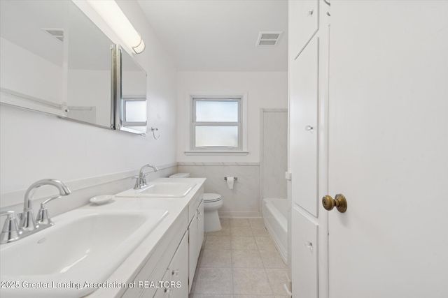 933 Bedford Road, East Lansing, MI 48823