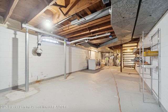 933 Bedford Road, East Lansing, MI 48823