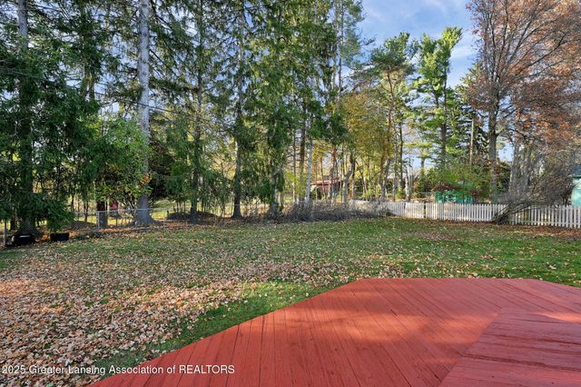 933 Bedford Road, East Lansing, MI 48823