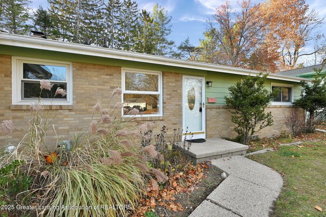 933 Bedford Road, East Lansing, MI 48823