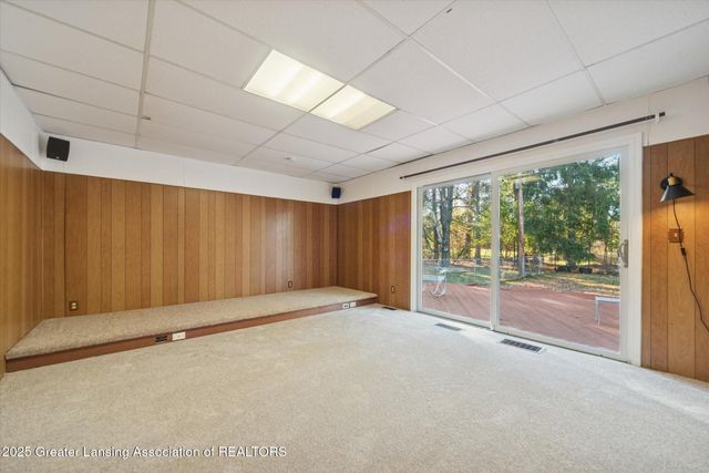 933 Bedford Road, East Lansing, MI 48823