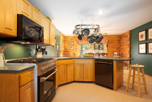 4880 Pikes Falls Road, Jamaica, VT 05343