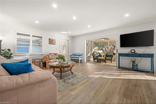 1549 Sandpiper ST # 80, Naples, FL 34102