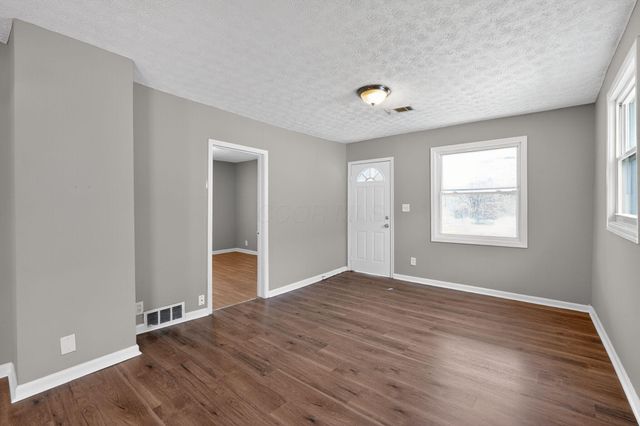 679 Dexter Avenue, Columbus, OH 43204
