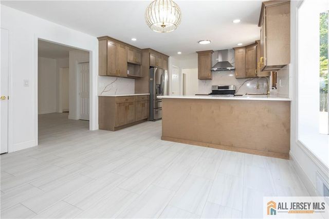 32 Ellmyer Road, Edison, NJ 08820