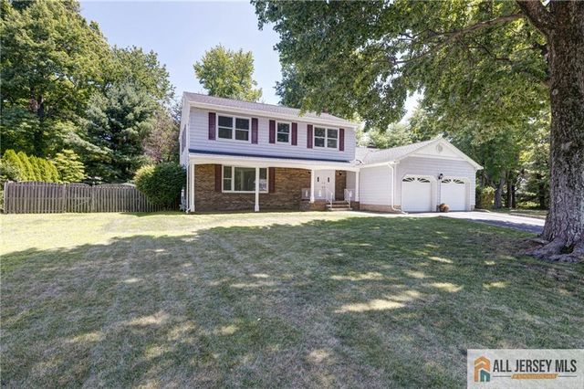 32 Ellmyer Road, Edison, NJ 08820