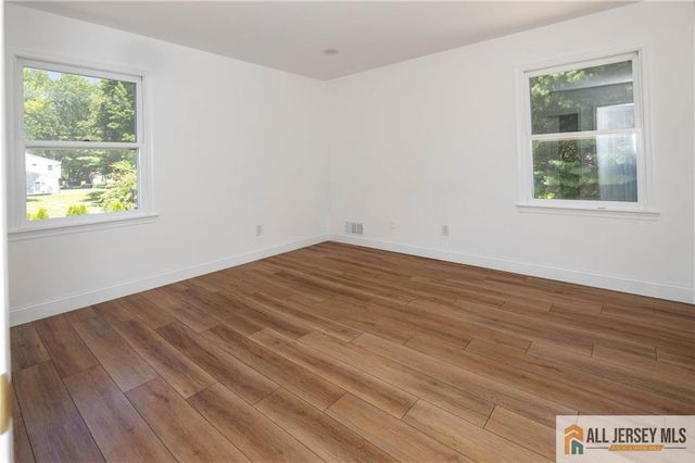 32 Ellmyer Road, Edison, NJ 08820