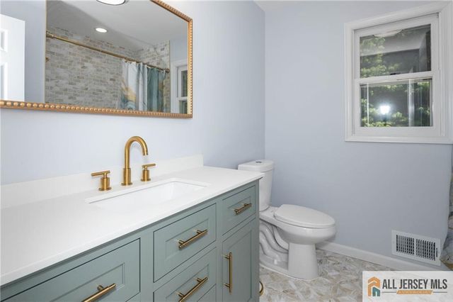 32 Ellmyer Road, Edison, NJ 08820
