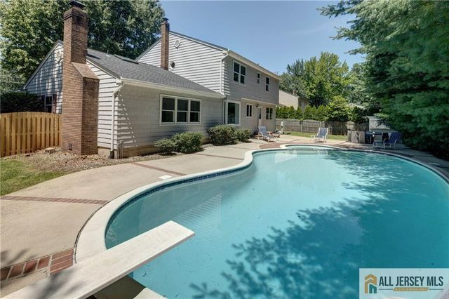 32 Ellmyer Road, Edison, NJ 08820