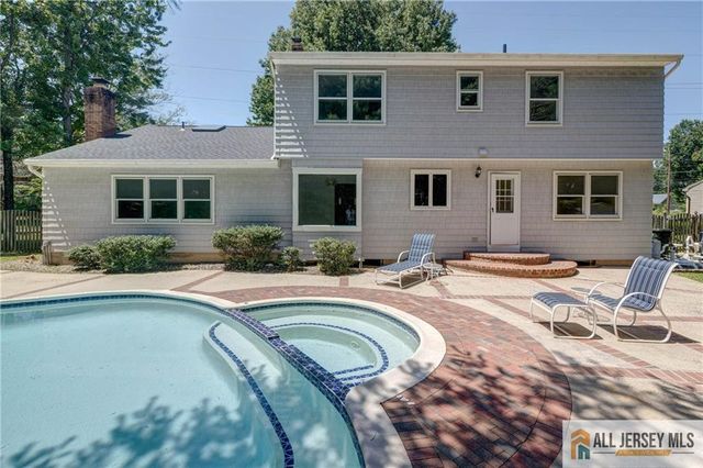 32 Ellmyer Road, Edison, NJ 08820