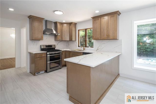 32 Ellmyer Road, Edison, NJ 08820