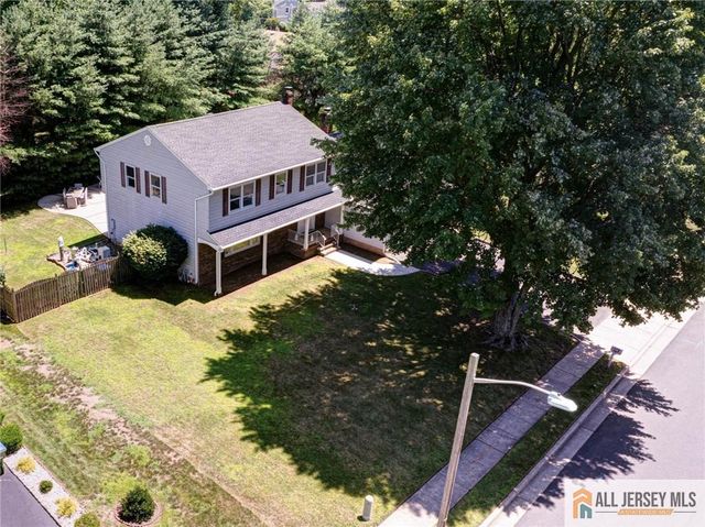 32 Ellmyer Road, Edison, NJ 08820