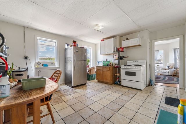 71 Maywood St, Worcester, MA 01603
