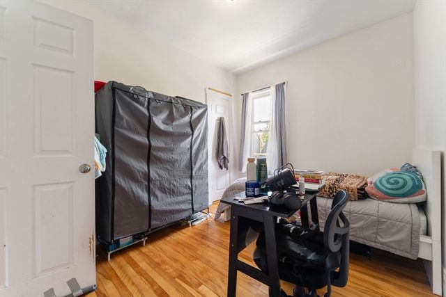 71 Maywood St, Worcester, MA 01603