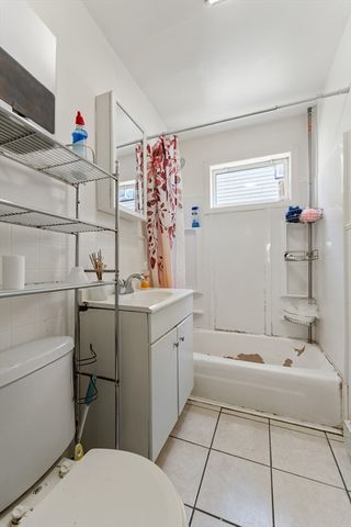 71 Maywood St, Worcester, MA 01603