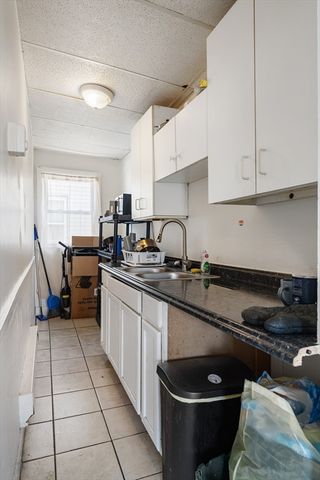 71 Maywood St, Worcester, MA 01603
