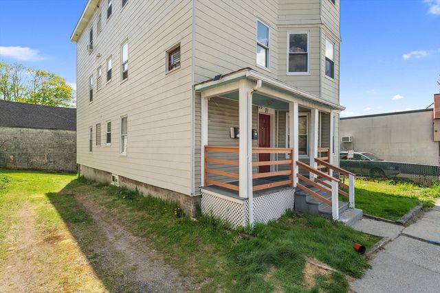 71 Maywood St, Worcester, MA 01603