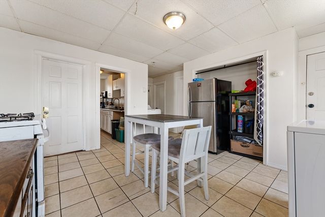 71 Maywood St, Worcester, MA 01603