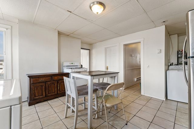 71 Maywood St, Worcester, MA 01603