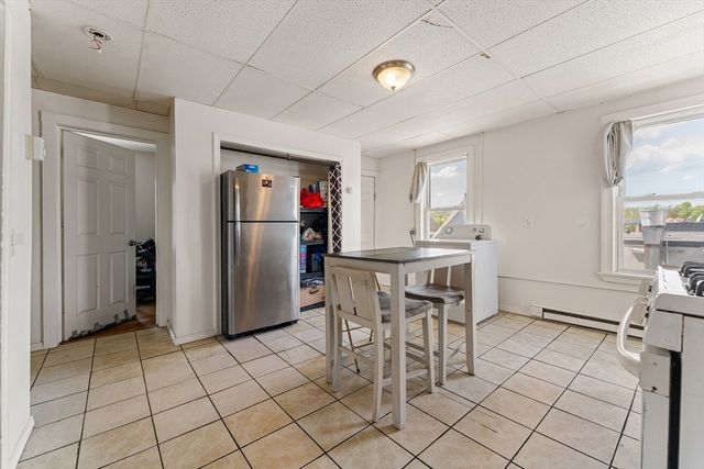 71 Maywood St, Worcester, MA 01603