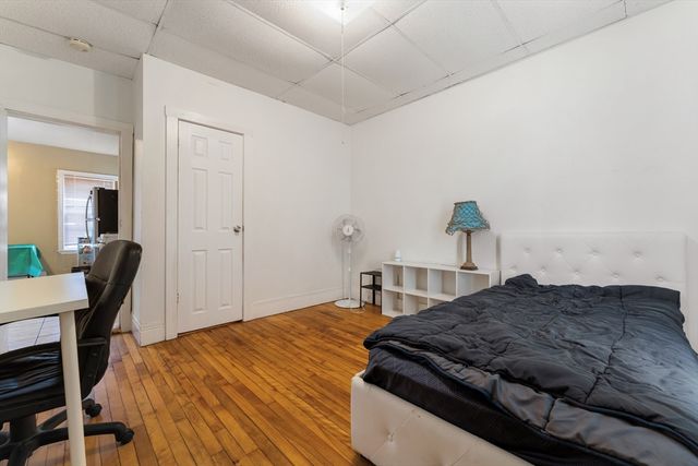 71 Maywood St, Worcester, MA 01603