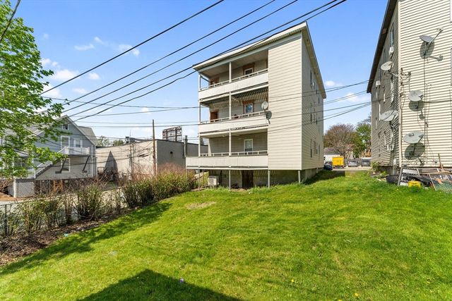 71 Maywood St, Worcester, MA 01603
