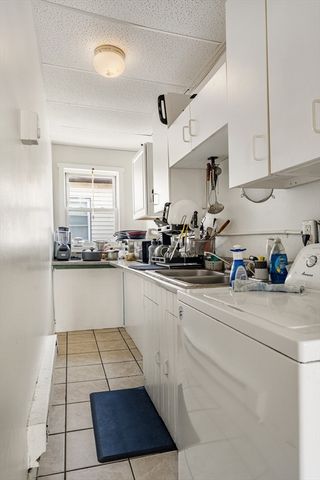 71 Maywood St, Worcester, MA 01603