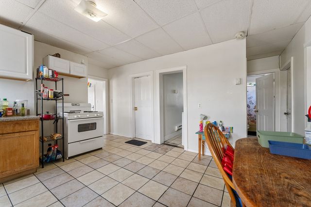 71 Maywood St, Worcester, MA 01603