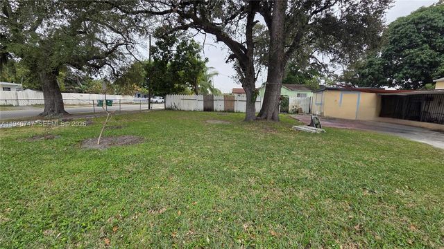 3108 NW 29th St, Miami, FL 33142