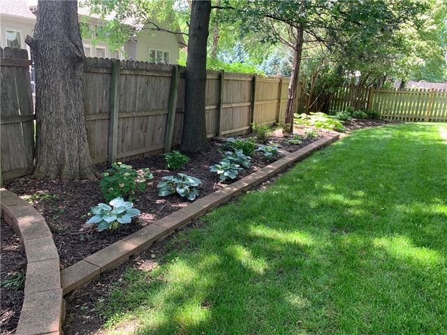 8431 W 156th Terrace, Overland Park, KS 66223