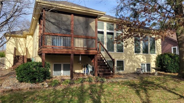 8431 W 156th Terrace, Overland Park, KS 66223