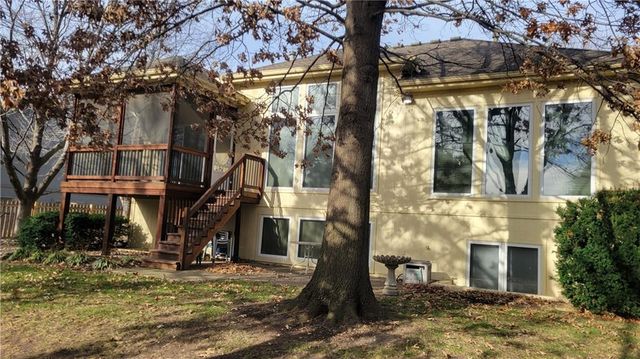 8431 W 156th Terrace, Overland Park, KS 66223